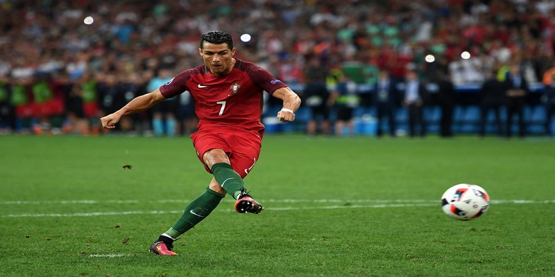 Cristiano Ronaldo, một chuyên gia sút phạt đền